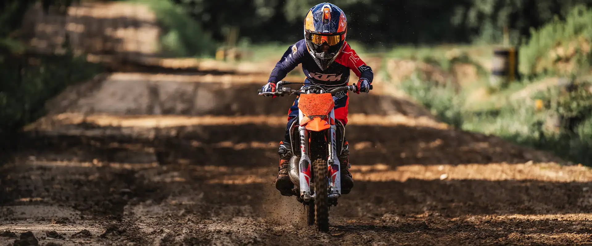 PHO_BIKE_DET_KTM-motocross-kids-50-sx-action-image-3_#SALL_#AEPI_#V1