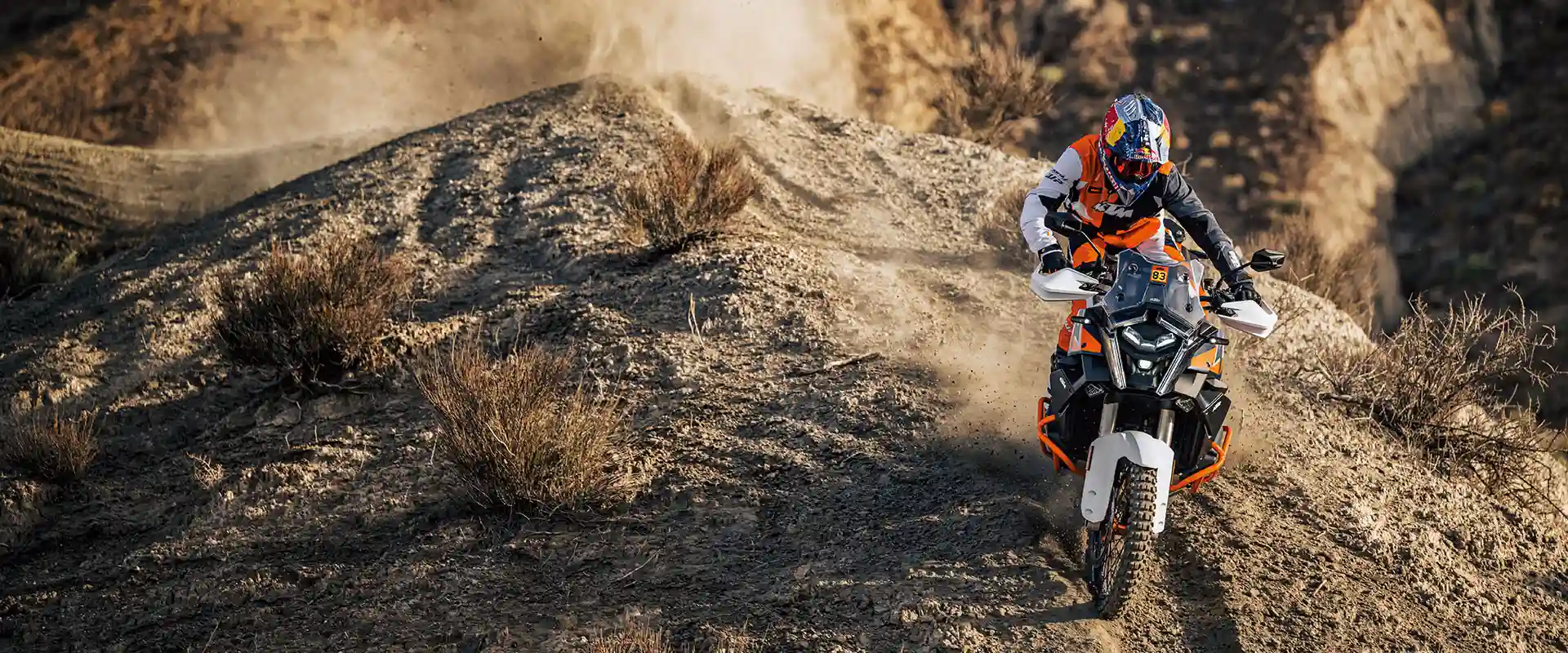 PHO_BIKE_DET_KTM-US-1390-super-adventure-r-action-imge-2_#SALL_#AEPI_#V1