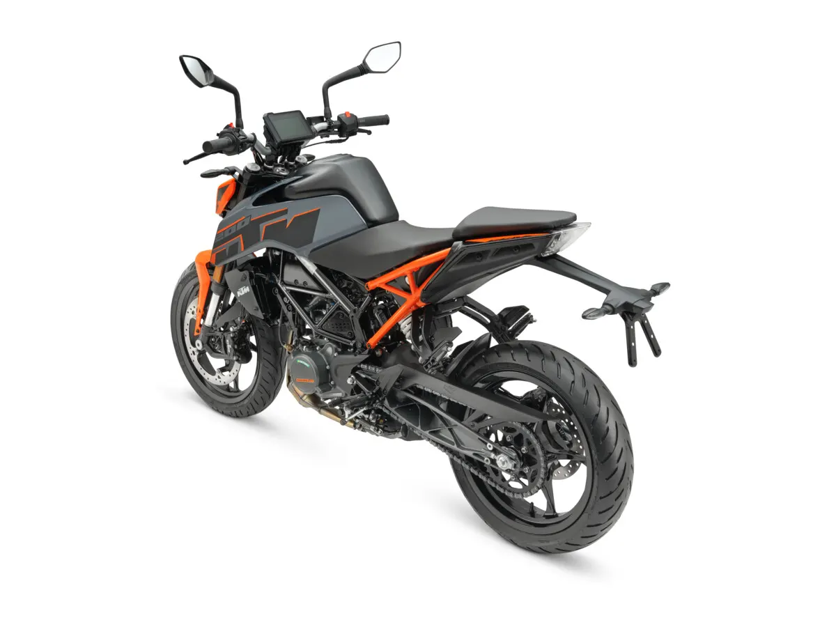 726638_MY26_KTM 200 Duke_45Rear Left_STUDIO_EU_GLOBAL_INDIA_IMAGES