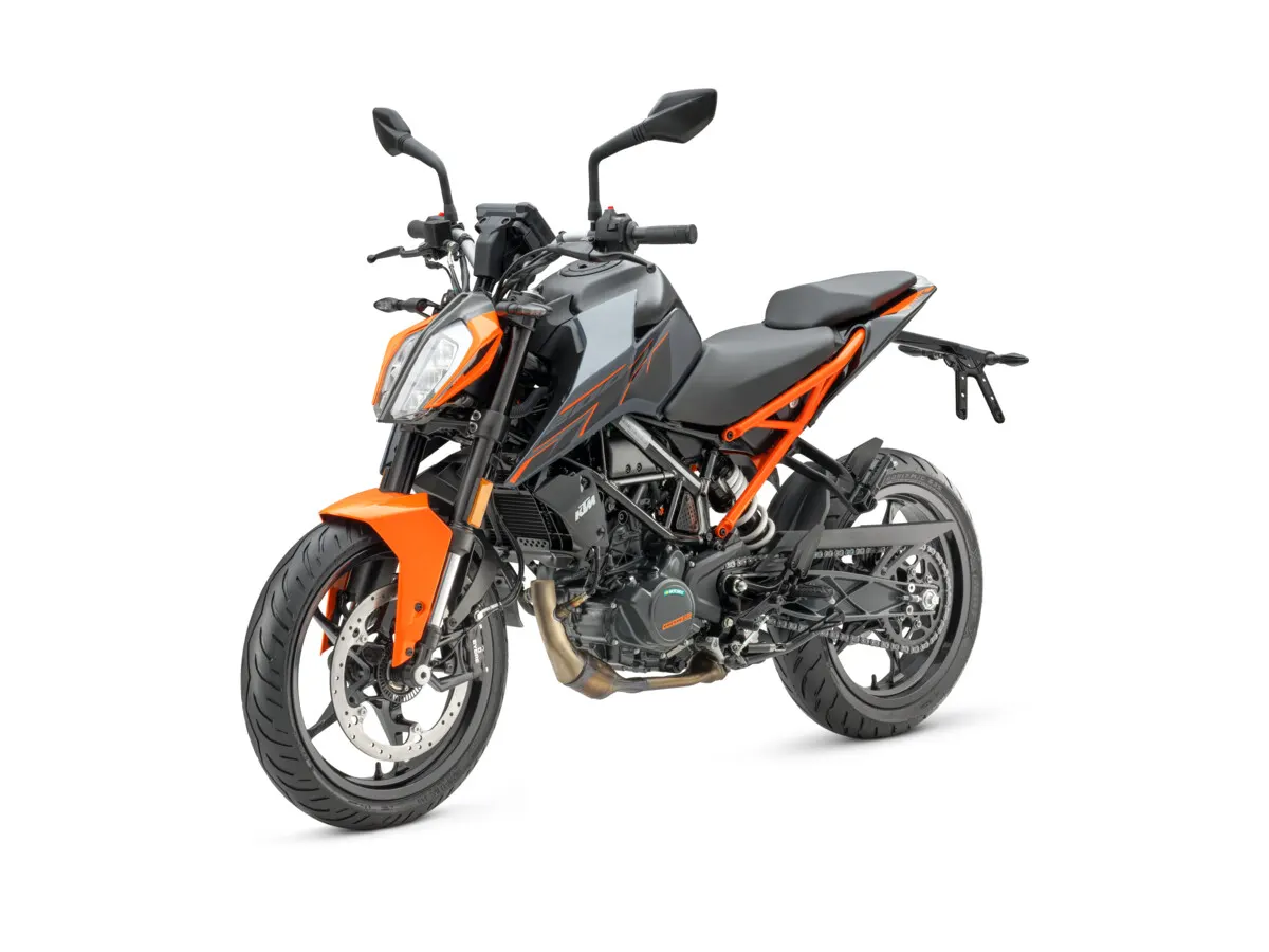 726641_MY26_KTM 200 Duke_45Front Left_STUDIO_EU_GLOBAL_INDIA_IMAGES